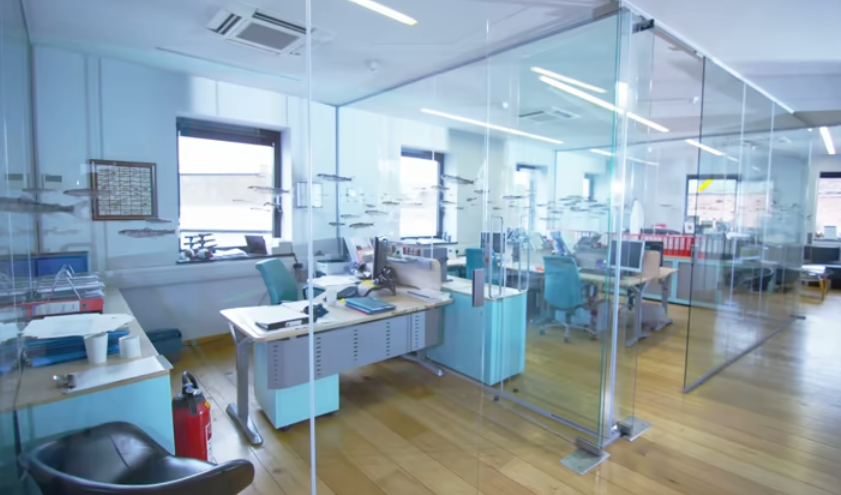 Transform Modern Workspaces with Stylish Glass Office Spaces